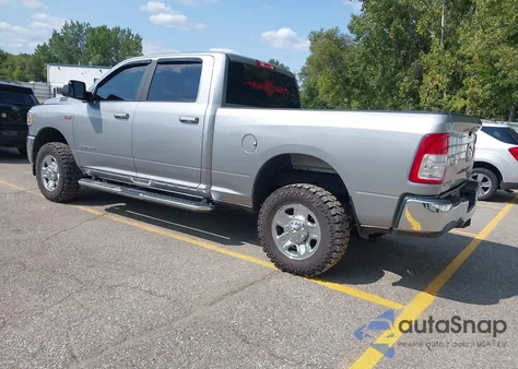 2021 Ram 2500 Big Horn 4X4 6'4 Box z USA, uszkodzony, nr VIN 3C6UR5DJ7MG554541